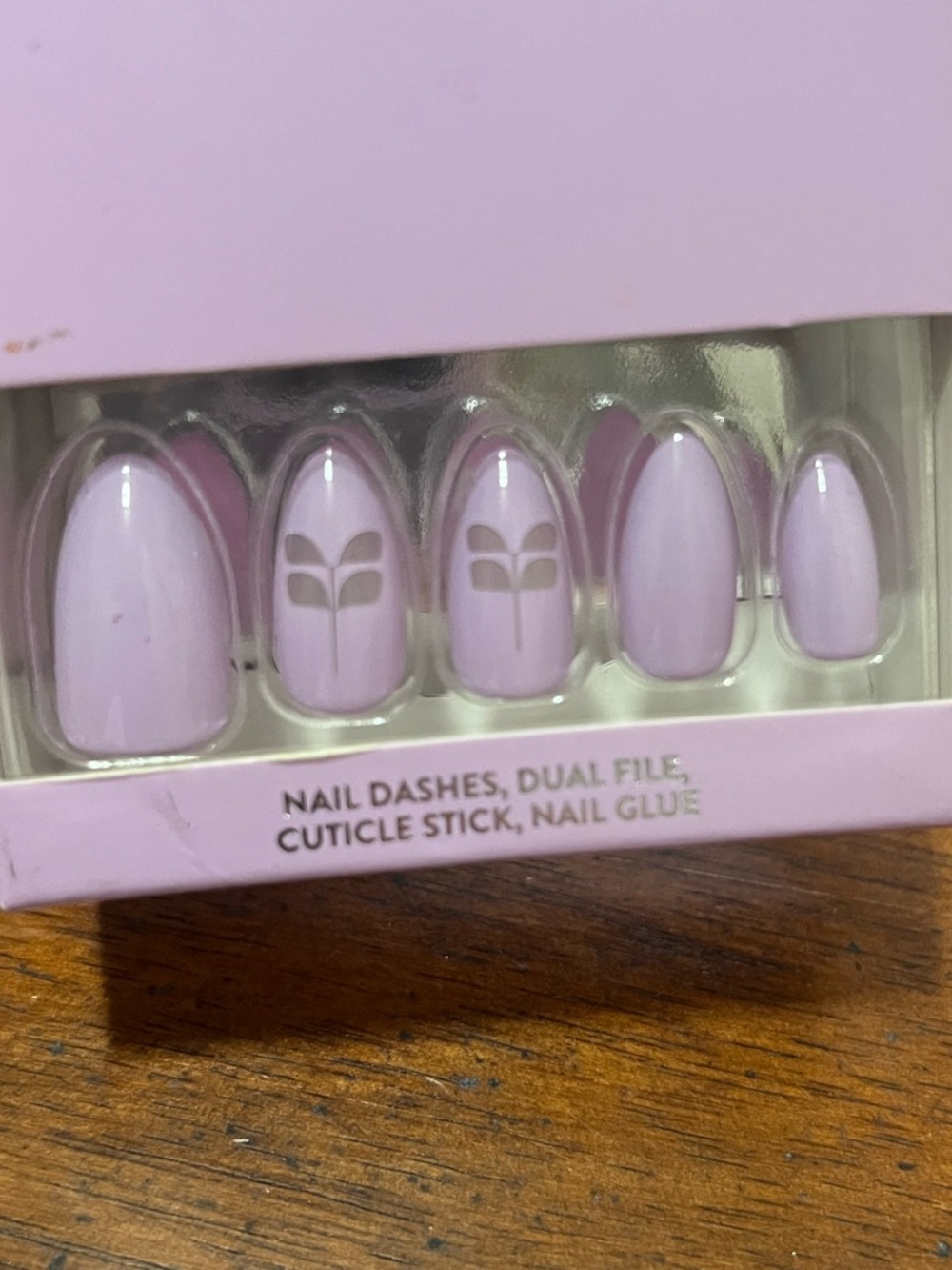 Red Aspen Press-On Nail Dashes - Aspen Leaf Lilac - Picture 3 of 6